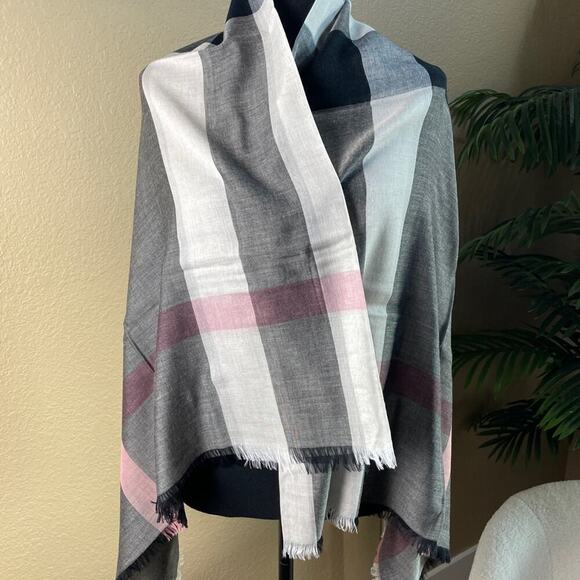 Burberry Plaid Patterned Scarf - Gray and Pink - Picture 8 of 9